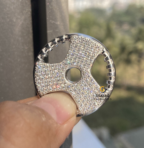 Nouveau pendentif Hip Hop au volant ravissant entièrement glacé orné de diamants ronds Moissanite VVs Clarity en argent sterling 925 - Product Image 3