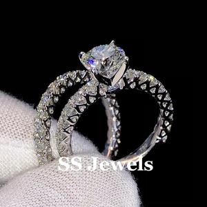 1.50Ct VVS Certified Women's Moissanite Anillo de compromiso de corte redondo GRA Certified Wedding & Anniversary Band Gift - Product Image 5