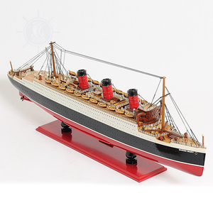 Maqueta del Crucero Queen Mary, Madera de Cedro Pintada a Mano, Muestra Disponible - Product Image 3