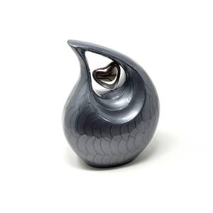 Urna Funeraria Moderna de Alta Calidad en Forma de Lágrima para Cenizas Humanas, Tamaño Adulto, Gris con Detalle de Corazón Plateado, para Funeral, Entierro, Recuerdo - Product Image 4