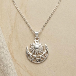Collar Sol y Luna, Colgante Celestial Hecho a Mano en Plata de Ley - Product Image 6