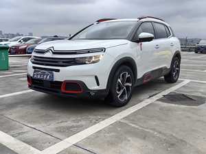 Citroën <span class=keywords><strong>C5</strong></span> <span class=keywords><strong>Aircross</strong></span> 1.6T Turbo SUV 6AT FWD 5 places avec <span class=keywords><strong>toit</strong></span> <span class=keywords><strong>ouvrant</strong></span>, édition luxe, modèle 2017 d'occasion - Product Image 1