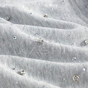 Sudaderas con capucha para hombre, elegantes y a la moda, de mezcla de algodón con pedrería, logotipo y talla personalizados, con un aspecto moderno y suave para uso diario. - Product Image 4