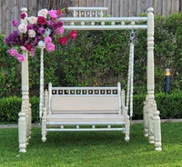 Chaises Queen & King Throne de luxe à dossier haut Canapé en plastique en bois d'hôtel d'occasion avec table de mariage Vente à bas prix Vie en plein air Utilisation en intérieur
