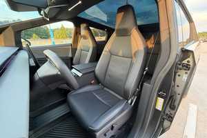 Tesla CyberTruck SUV 2024, Auto Elettrica 4X4, Camion AWD, Doppio Batteria al Litio, Interni in Pelle, Cerchi R17, Tetto Panoramico - Product Image 6