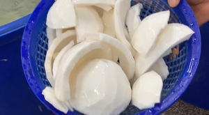 Carne de coco congelada fresca de alta calidad de Vietnam, precio competitivo para fruta congelada fresca - Product Image 2