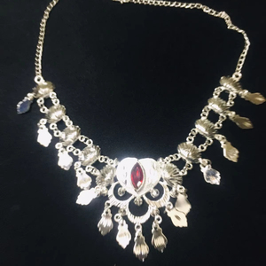 Collier en or vintage de Dubaï pour femmes Classic Diamond Zircon Pearl Alloy Jewelry Wedding Anniversary Fashionable Chains Stylish - Product Image 1