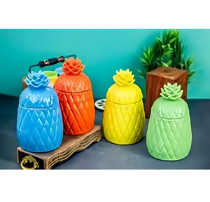 Agregue un encanto moderno a cualquier cocina con este contenedor de cerámica con forma de fruta con una tapa para un uso diario limpio y elegante - Product Image 1