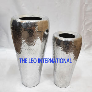 Marbre et Aluminium Métal Forme Unique Noir Argent Fini Vase Table Top Fleur Décoration Vase À Fleurs - Product Image 2