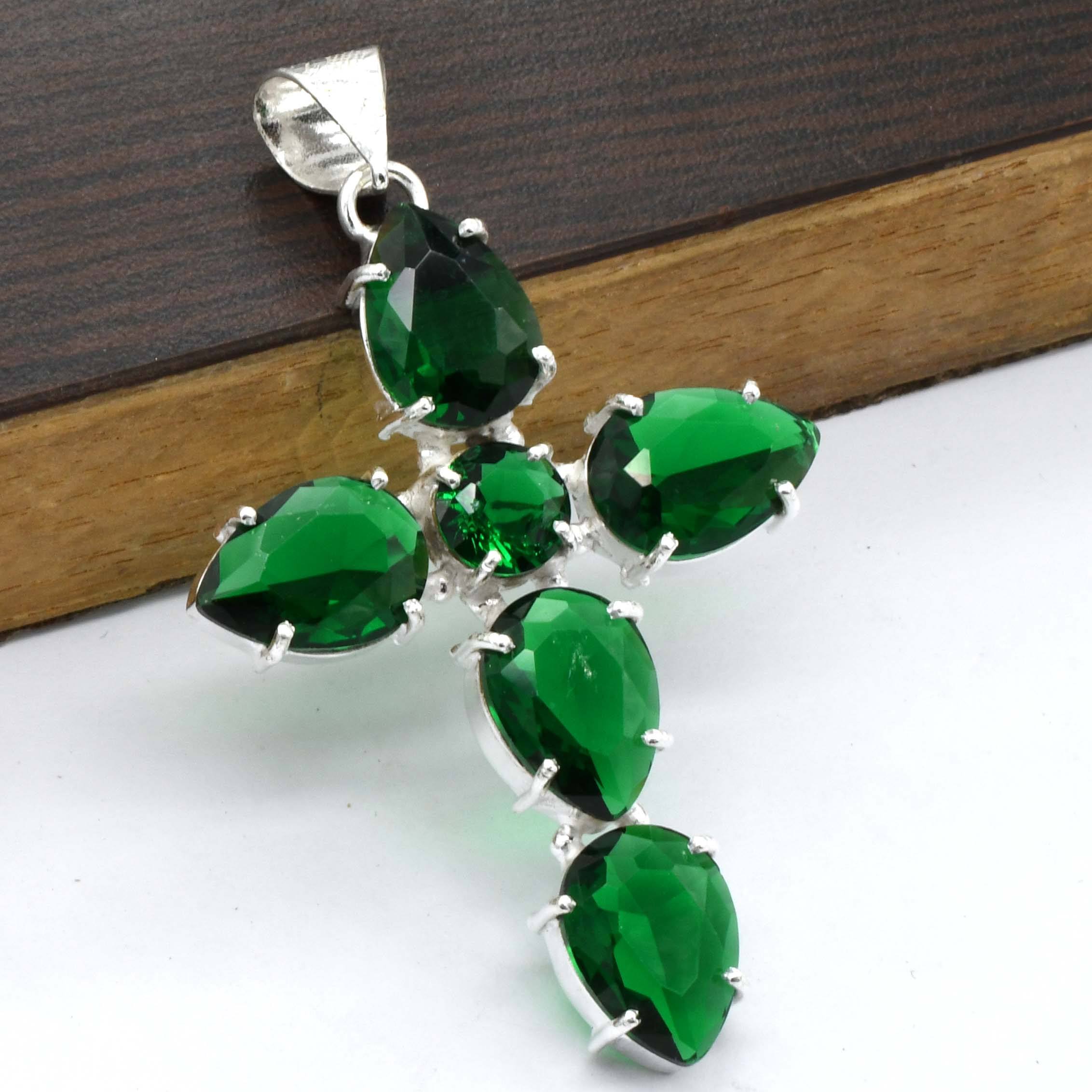 สีเขียว