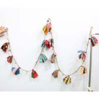 Guirnalda Navideña Multicolor Hecha a Mano de 3 Metros, Juego de 5 Piezas con Cuentas Metálicas y Campanas, Decoración para Colgar en la Pared, Interior y Exterior