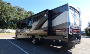 Camping-cars et caravanes d'occasion abordables Fleetwood Southwind Classe 37F 2023 2022 2020 pour 4 à 6 passagers, intérieur spacieux, imbattable - Product Image 2