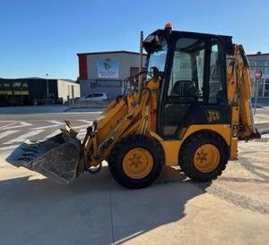 Chargeur de tracteur JCB 1CX de qualité supérieure, 2 tonnes, durable et fiable, pelle rétro avec moteur - Product Image 1