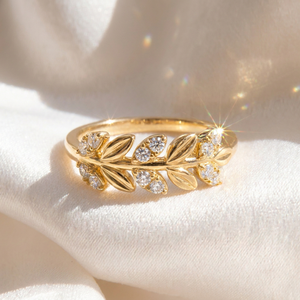Bague de fiançailles en or jaune 18 carats personnalisée avec diamant de laboratoire VVS taille ronde de luxe, motif feuille de branche, pour femme, bijoux fins - Product Image 1