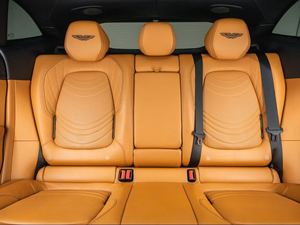 HIGHRUN 2022 DBX AWD SUV Noir JET, Moteur V8 4L 542 ch, 4 Portes, 1 Porte Avant, 41 pouces - Product Image 2