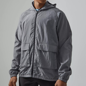 Ensemble coupe-vent unisexe MANGOES FASHION en tissu performant, à capuche, manches longues, en nylon froissé, couleur et logo personnalisés - Product Image 4