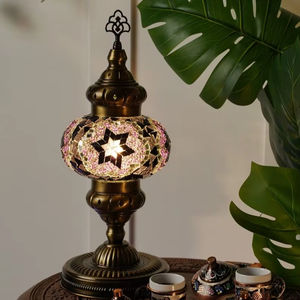 Lámpara de Mosaico de Aluminio Hecha a Mano para Decoración de Iluminación del Hogar con Patrones de Azulejos de Vidrio Cortados a Mano de Colores - Product Image 1