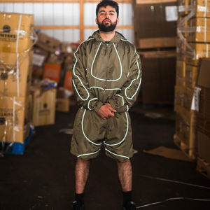 Fabricante de Conjuntos Deportivos, Conjuntos Cortos Cortavientos Personalizados 100% Poliéster, Conjuntos Deportivos Reflectantes - Product Image 3