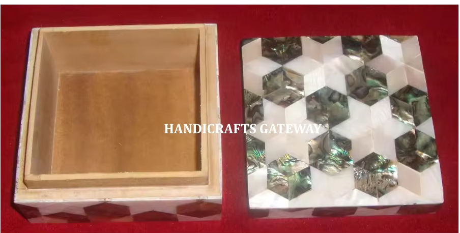 สีเขียวเข้ม