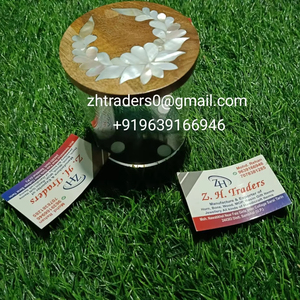 Caja de Almacenamiento de Dulces de Acrílico Transparente Hecha a Mano con Incrustaciones de Madera y Concha de Nácar, Regalo Árabe Premium para Celebraciones del Eid - Product Image 5