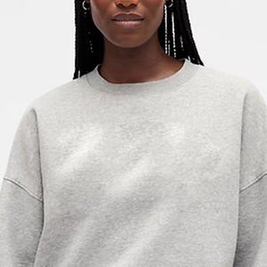 บริการ OEM โรงงานผลิตเสื้อสเวตเชิ้ตผู้หญิง ดีไซน์ไหล่ตก คอกลม สำหรับการสั่งซื้อจำนวนมาก แขนยาว พร้อมโลโก้ ปี 2026 - Product Image 2