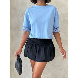 Camisetas Cortas con Detalles de Encaje para Mujer, Colección de Blusas y Camisas al por Mayor - Product Image 4