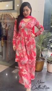 Ensemble de costume lourd ALIA CUT joliment décoré avec une broderie manuelle complexe associée à un pantalon assorti et une dentelle dupatta - Product Image 3