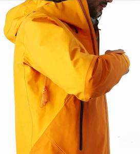 Chaqueta de Esquí Técnica de Invierno de Alta Calidad, Personalizada, con Capucha, Impermeable, Cortavientos, Transpirable, de Tejido Softshell para Hombre, Hecha en Pakistán, Envío Rápido - Product Image 4