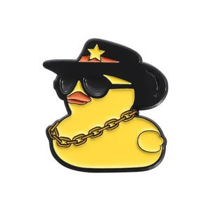 Broche de pato con sombrero de vaquero fresco, alfileres esmaltados, pato con gafas de sol y collar, broches, insignia de solapa, joyería de dibujos animados, regalos al por mayor - Product Image 2