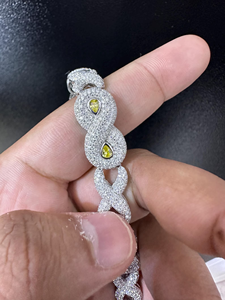 สร้อยข้อมือแบบ Infinity Link ประดับเพชรระยิบระยับสีเงิน พร้อมหินสีเหลือง ดีไซน์โดดเด่น - Product Image 3