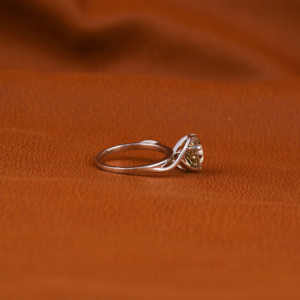 แหวนเพชร18KT ทรงหัวใจสีทองออกแบบได้ตามต้องการแหวนแต่งงาน IGI สีเขียวประกายเพชรของขวัญวันเกิดสำหรับเธอ - Product Image 2