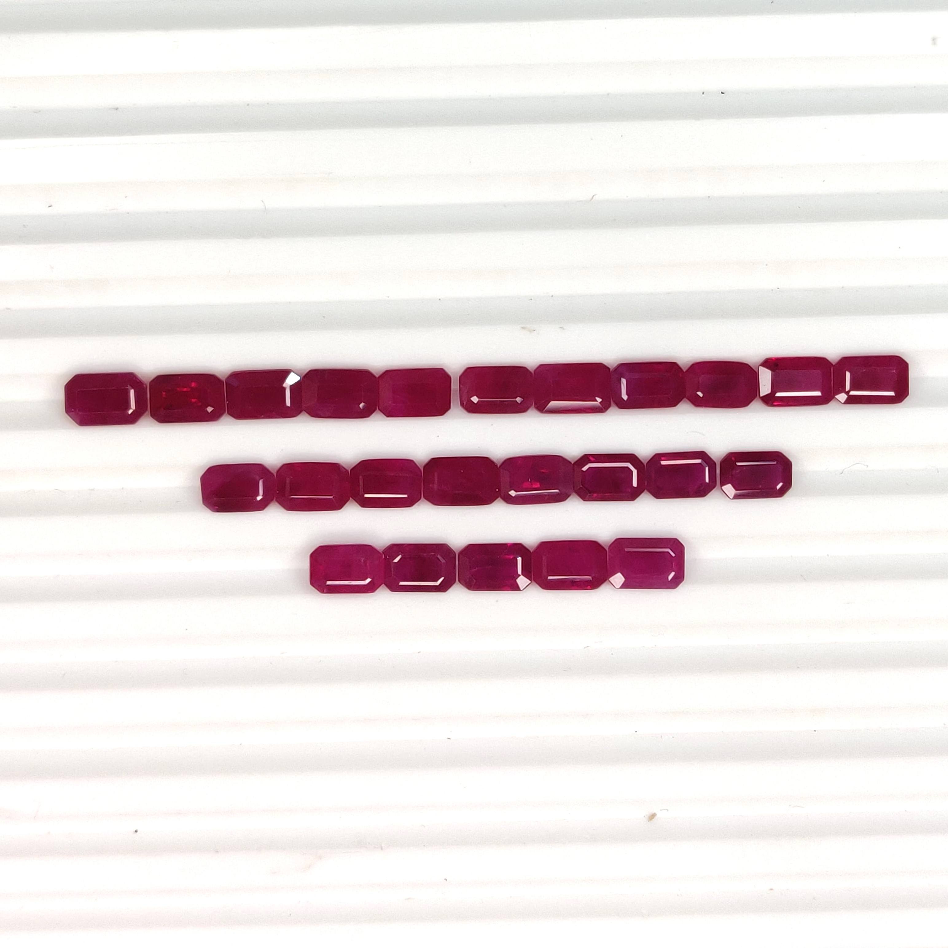 สีชมพูแดง