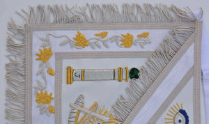 Tablier maçonnique de luxe brodé pour maître de loge avec aimant, design MM, bleu, couleurs et matériaux personnalisables - Product Image 4