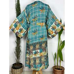 Cárdigan Boho de Seda Reciclada, Bata Corta, Ropa de Descanso, Cubrebañador Tropical para la Playa - Product Image 3