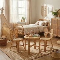Meubles pour enfants, chaises en bois, chaise papillon en rotin artisanale et ensemble de table pour la décoration de la chambre d'enfant