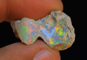 Ópalo etíope genuino, Ópalo suelto en bruto, arcoíris áspero, Ópalo etíope llamativo crudo para hacer joyas y piedras preciosas - Product Image 3