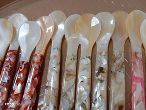 Cuillère à caviar en nacre de qualité supérieure pour restaurant, café, hôtel, vaisselle, ustensiles, fabriquée en usine au Vietnam - Product Image 2