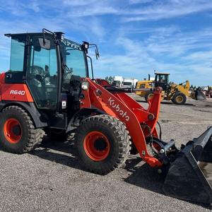 Cargadora de Ruedas Kubota R090 4X4 de Alta Capacidad, Eficiente, con Motor, Caja de Cambios y Rodamientos Digitales - Product Image 6