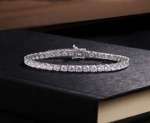 Elegante pulsera de tenis para mujer, Plata de Ley 925 con piedras de moissanita cortadas, ajuste de bisel, incrustaciones chapadas en rodio, regalo perfecto - Product Image 4