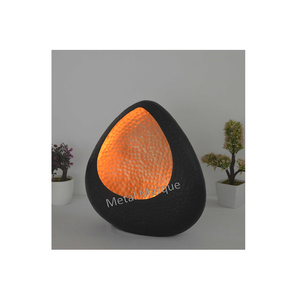 Portavelas Decorativo de Hierro Negro de Primera Calidad para Mesa, con Diseño de Lámina Dorada y Color Marrón, Hecho a Mano y con Recubrimiento en Polvo Personalizado - Product Image 1
