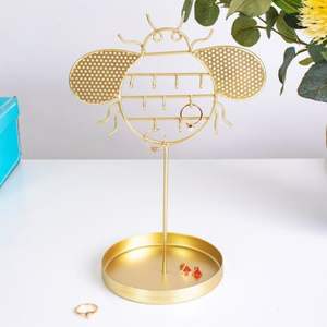 Vente en gros de meubles décoratifs pour boutique Présentoir à bijoux en laiton, fer, blanc, enduit de poudre - Product Image 5