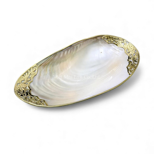 Assiette en nacre naturelle pour la table à manger, l'affichage et l'usage décoratif en provenance du Vietnam - Product Image 1