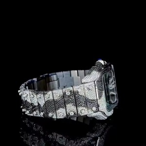 Reloj de Pulsera Elegante con Diamantes de Moissanita en Blanco y Negro para Bodas, Celebraciones y Estilo Ejecutivo, Disponible para la Venta - Product Image 3