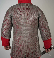 Haut de gilet médiéval en maille de fer 9 mm riveté à plat avec anneaux de fixation, fait main en acier doux, armure de harnais, costume de chevalier Viking, finition huilée