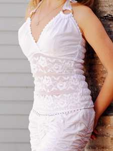 Top corto de punto ajustado a la moda de verano para mujer, camiseta informal de manga corta con patrón bordado frontal, decoración al por mayor - Product Image 4