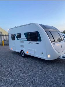 Acheter Mini aluminium caravane/camping-car remorque pour tout-terrain Camping en plein air et voyage polyvalent RV remorque. - Product Image 2