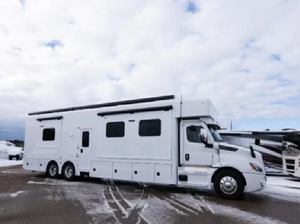 NUEVAS Autocaravanas de Lujo Clase SUPER C en Venta, Modelo SHOW HAULER - Product Image 6