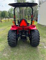 TRACTOR CARGADOR MAHINDRA 1626 DE ALTO RENDIMIENTO, 25.9 HP, 4X4, MOTOR DIÉSEL DE 3 CILINDROS, SISTEMA DE TRANSMISIÓN HIDROSTÁTICA DE 3 RANGOS EN VENTA