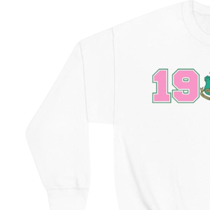 Sudadera con cuello redondo AKA 1908 Year Crest, color rosa claro con letras griegas verdes y blancas, suéter de lana para hermandad - Product Image 3