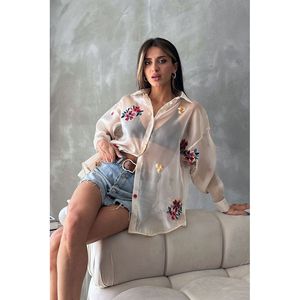 เสื้อเบลาส์ผ้าออร์แกนซ่าปักลายสวยหรูสำหรับผู้หญิงจาก TOPSHOW - เสื้อเชิ้ตแขนยาวผ้าบางสีน้ำตาลอมเทาสำหรับขายส่ง - Product Image 2